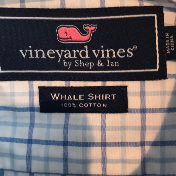 Men’s size small Vineyard Vines Whale Shirt - Picture 3 of 4